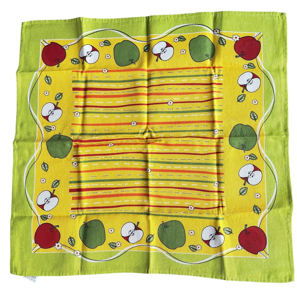 Made in Portugal Novelty Table Topper Tablecloth 27" square green yellow apples